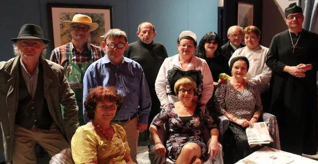 photo la troupe de la comédie belinoise a 18 représentations au programme cette année de la comédie en deux actes « le tablier, le képi et la soutane ». une équipe dynamiqu qui tient tout d’abord à se faire plaisir. &copy; le maine libre