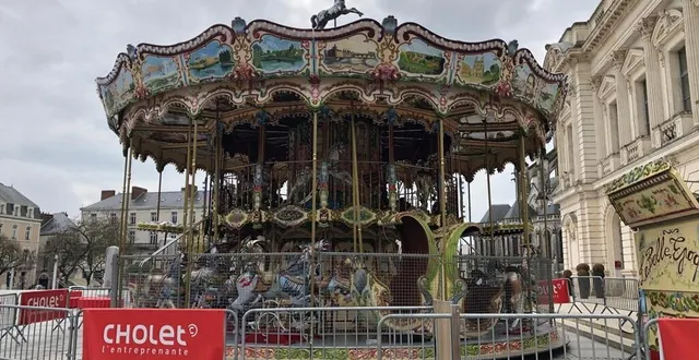 photo le manège de la place travot est fermé. &copy; ouest-france