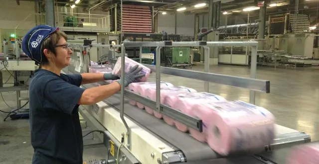 photo la production de papier toilette chez essity au theil-sur-huisne, dans l’orne. &copy; archives ouest-france