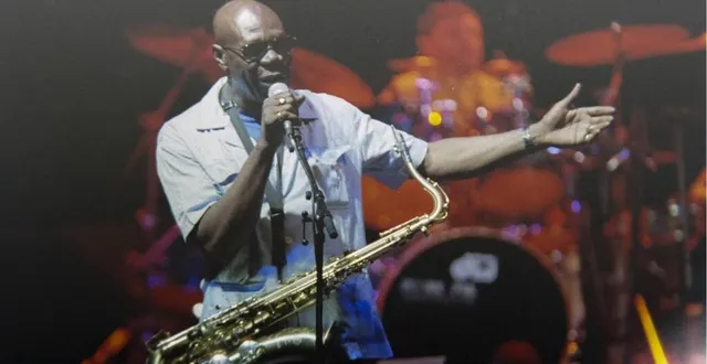 photo vénéré par la scène musicale internationale, manu dibango faisait aussi en toute simplicité le bonheur de concerts donnés du côté de saint-calais, sa commune d’adoption. &copy; archives – denis lambert