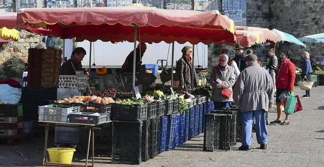 photo pour les syndicats agricoles, nourrir la population via les marchés est une mission « essentielle ». &copy; le maine libre – yvon loué