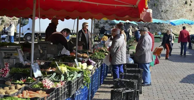 photo avec le respect des mesures sanitaires, la tenue des marchés est possible selon les écologistes. &copy; archives le maine libre – yvon loué