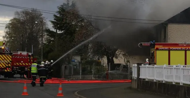 photo l’incendie a complètement détruit la maison ce vendredi 3 avril 2020. &copy; le maine libre