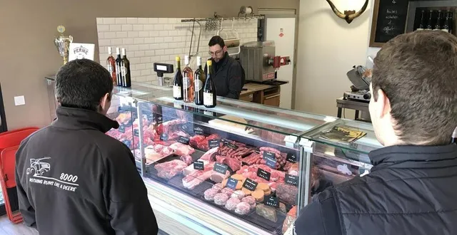 photo depuis le confinement, le magasin de boucherie-charcuterie de la ferme des manets, à semallé, a vu son activité augmenter de près de 40 %. &copy; ouest-france