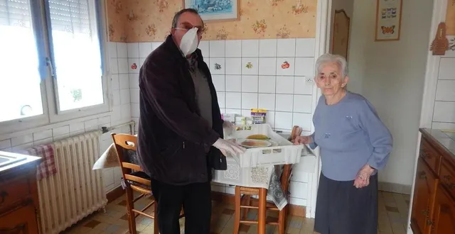 photo jean-michel trotte du restaurant de la vallée du loir effectue tous les deux jours des tournées de repas afin d’apporter un réconfort aux personnes âgées ou isolées. &copy; le maine libre