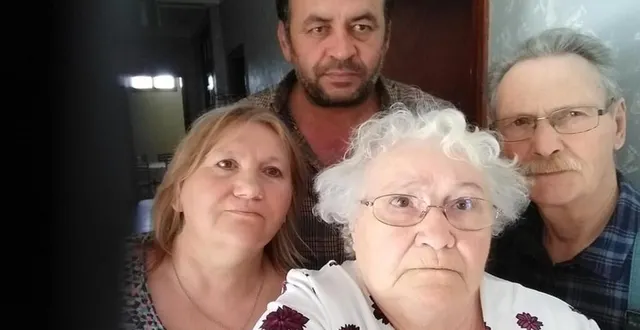 photo sylviane durand, saïd ouchaoua, andrée verbeke-durand et georges durand sont bloqués sans vol retour. &copy; dr