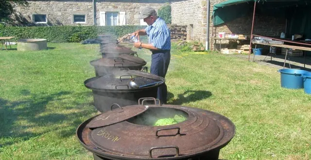 photo cette année les bénévoles ne pourront ressortir les chaudrons d’antan qui permettent de préparer le pot-au-feu géant. &copy; archives ouest-france