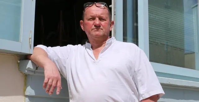 photo patrick férard poursuit le service, à emporter, au pouce. &copy; ouest-france