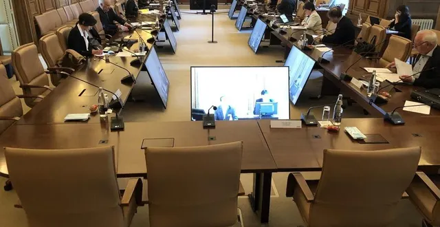 photo la session du conseil départemental, exceptionnelle, a eu lieu en petit comité ce lundi 27 avril. &copy; ouest-france