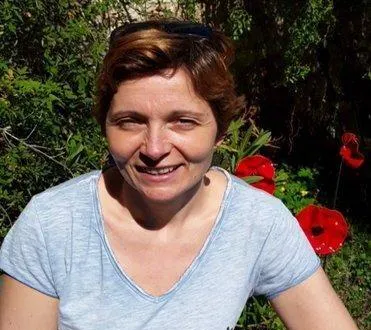 photo alexandra klein est fleuriste et gérante de la boutique de fleurs le lutin vert. &copy; dr