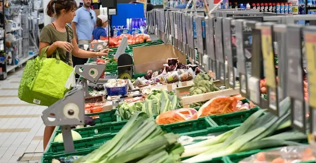 photo le géant casino de la roseraie sera ouvert ce 1er mai et fonctionnera avec un système de caisses automatiques. &copy; ouest-france