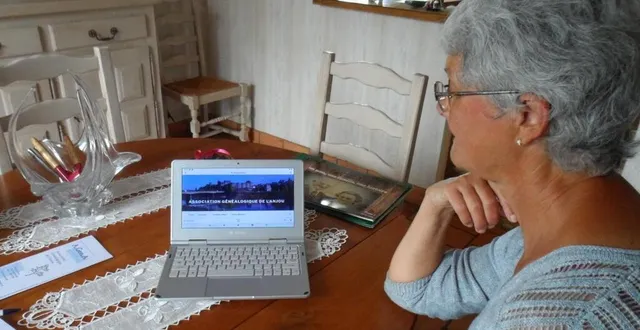 photo odile lansiaux, généalogiste bénévole et retraitée, occupe ses journées confinées à alimenter la base de données de l’association qui recense, à ce jour, 5 millions d’actes, remontant jusqu’au xvie siècle. &copy; ouest-france