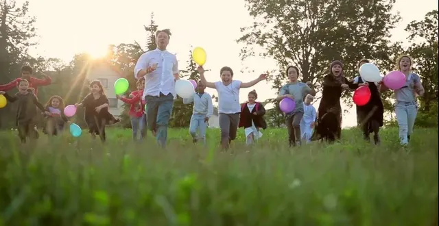 photo benjamin dewitte, frère benjamin, est à l’origine de la chorale cap cœur, qui s’est développée à argenteuil puis marseille. depuis giel-courteilles où il est directeur des études du collège, il garde un œil bienveillant sur la chorale. et pendant le confinement, les chanteurs s’adaptent… &copy; cap cœur