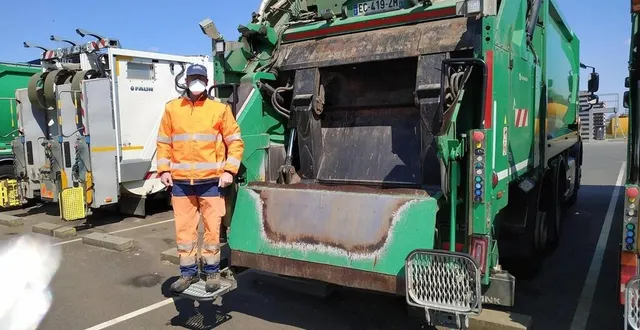 photo par mesure de sécurité, les éboueurs du sirtom de flers-condé sont équipés de masques ffp2 et les usagers doivent prendre rendez-vous en amont pour déposer leurs déchets. &copy; dr