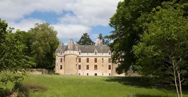 photo cette randonnée en boucle autour du château de gallerande à luché-pringé, entre patrimoine et nature, convient à tous les niveaux et à tous les âges. &copy; sarthe tourisme