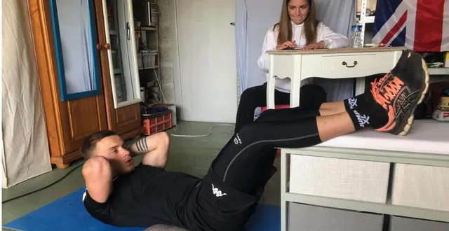 photo le mans, mercredi 13 mai 2020. sous les yeux de sa sœur léa, qui a tenu les comptes, nicolas bodereau a pulvérisé le record du monde d’abdos. &copy; le maine libre