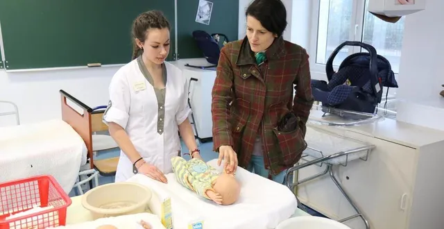 photo l’équipe enseignante, dont bérangère rossignol, responsable de la section bac pro, garde un lien très étroit avec les élèves, et l’enseignement à distance fonctionne plutôt bien.  &copy; archives le maine libre