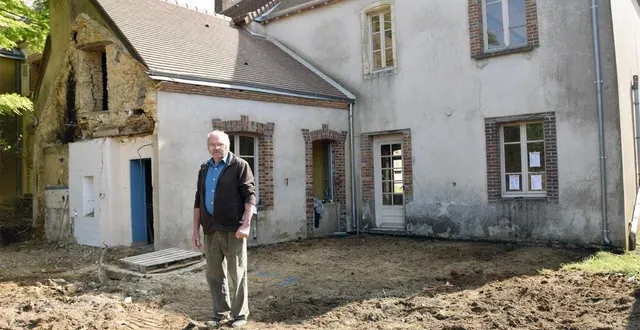 photo alain carreau a présenté l’avancement des travaux de réhabilitation du bâtiment.  &copy; le maine libre