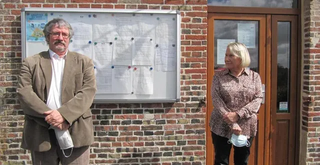 photo patricia le feuvrier, nouveau maire de la commune, et son adjoint didier sockeel. &copy; ouest-france