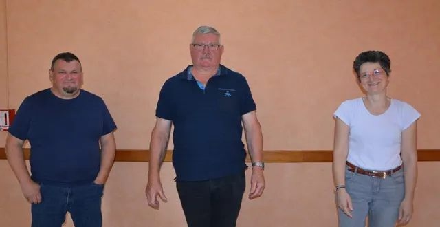 photo frédéric pateau, premier adjoint (à gauche), patrick poisson, maire (au centre) et véronique freyss. &copy; ouest-france