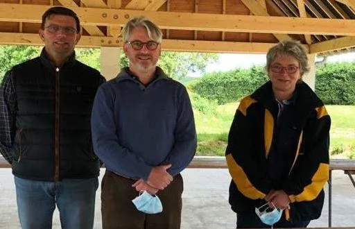 photo de gauche à droite : ludovic chopin, premier adjoint, anthony savale, maire, et agnès renault-dulong, seconde adjointe. &copy; ouest-france