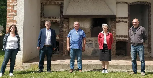 photo de gauche à droite, sophie cabot, pierre cruchet, éric barbier, anne chaudoit et christian mille. &copy; le maine libre