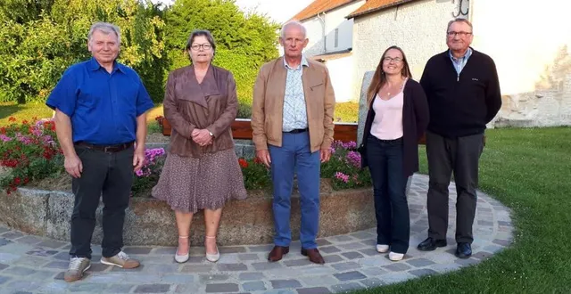 photo de gauche à droite : christian grée, anne-marie chaplain, patrick claeys, ambre besnard et roger aury. &copy; ouest-france