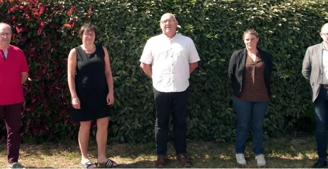 photo de gauche à droite sur la photo : michel leborre, sigrid guého, dominique edon, marina cadillon et christophe lamy. &copy; le maine libre