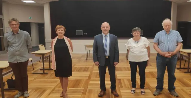 photo de gauche à droite : joël bignon, 3e adjoint, christelle philippe, 2e adjointe, laurent hubert, maire, marie-jo rouault, 4e adjointe, et daniel guérinet, 1er adjoint. &copy; ouest-france