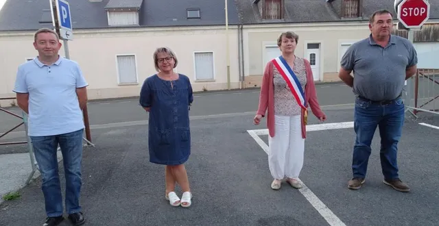 photo nicolas lehoux, 3e adjoint, pamela gouin, 2e adjointe, agnès verdier, maire et dominique savattier, 1er adjoint. &copy; le maine libre