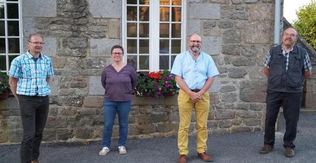 photo de gauche à droite : sylvain brière, troisièmeadjoint, céline levée, deuxièmeadjointe, michel legalle, maire, et michel chancerel,premieradjoint. &copy; ouest-france