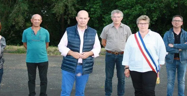 photo carole roger entourée des adjoints et des conseillers délégués (manque sur la photo philippe choquet, absent). &copy; le maine libre