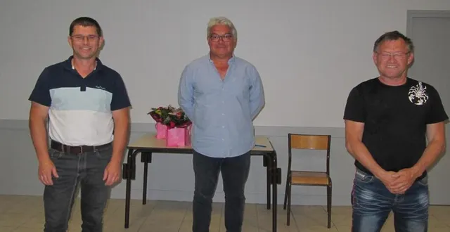 photo bruno turbout, premier adjoint ; jean-philippe ballot, maire et patrick lermier, deuxième adjoint. &copy; ouest-france