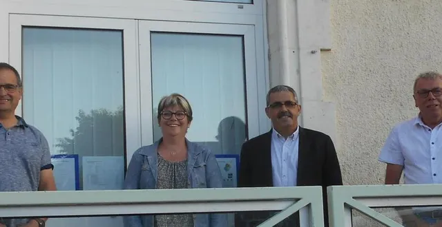 photo de gauche à droite : michel abraham, 3e adjoint ; nadine poilvilain, 2e adjointe ; bruno boulay, le maire et gérard lenoir, le 1er adjoint. &copy; ouest-france