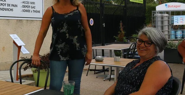 photo hélène leroy prend plaisir à retrouver sa clientèle. &copy; le maine libre