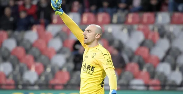 photo après deux saisons en prêt du côté de nîmes, paul bernardoni s’est engagé pour quatre ans à angers sco. &copy; david ademas