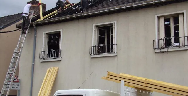 photo les premiers travaux : sécuriser et protéger la boucherie. &copy; le maine libre