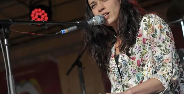 photo lola baï reprend les concerts en public directement dans les jardins des particuliers. &copy; archives le maine libre – denis lambert