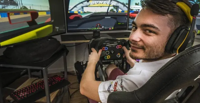 photo le mans, juin 2020. maxime a assuré des relais de deux heures au volant de son simulateur. &copy; le maine libre – denis lambert