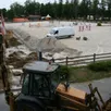 photo la piste principale du pôle européen du cheval, à yvré-l’évêque (sarthe), subit quelques travaux avant la reprise des compétitions.