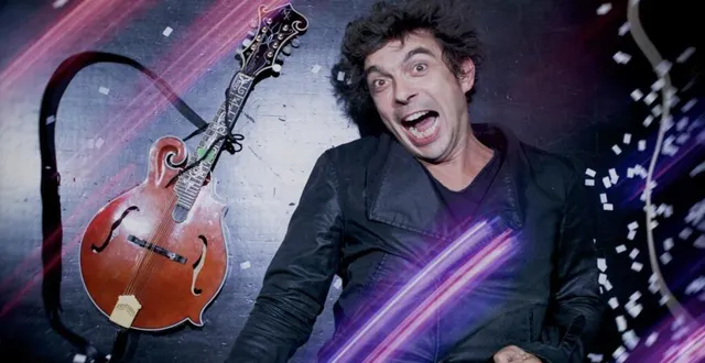 photo le chanteur à la mandoline, féloche, ouvrira le festival mercredi 15 juillet. &copy; christophe crenel