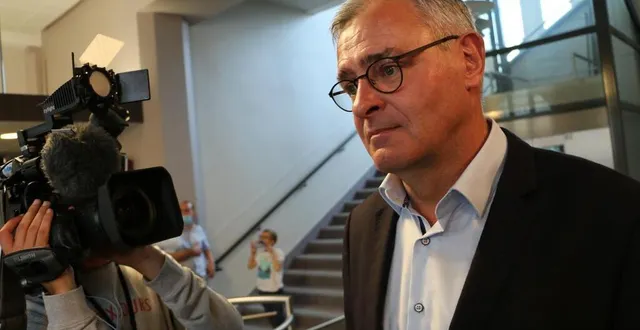 photo avec 43.63 % des suffrages, marc joulaud, maire sortant, a perdu, dimanche soir la mairie de sablé-sur-sarthe. &copy; ouest-france