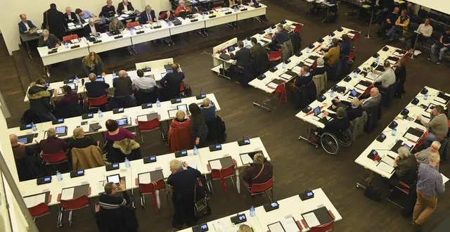 photo cinq maires font leur entrée au conseil communautaire de le mans métropole. stéphane le foll devrait être reconduit à la présidence le 16 juillet 2020. &copy; photo archives le maine libre – yvon loué