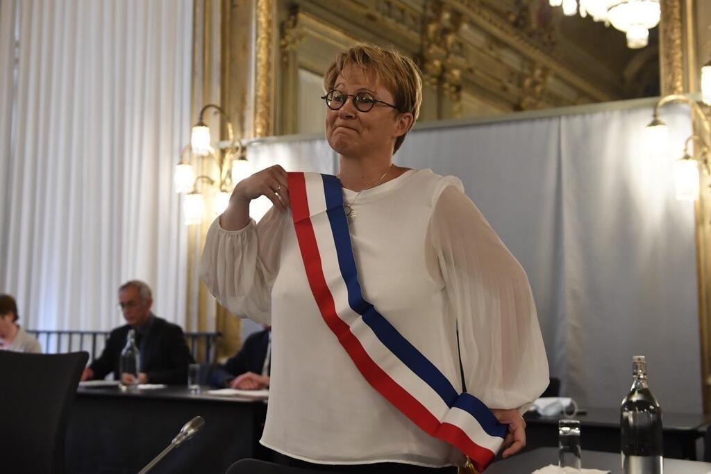 Rennes Nathalie Appéré Officiellement élue Maire Par Le Conseil Marc Hervé 1er Adjoint 