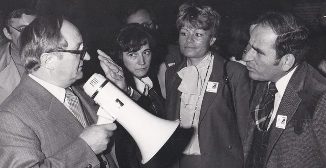 photo jacques leleu (à gauche), fondateur de l’entreprise, lors d’une visite aux clients en 1979. &copy; dr