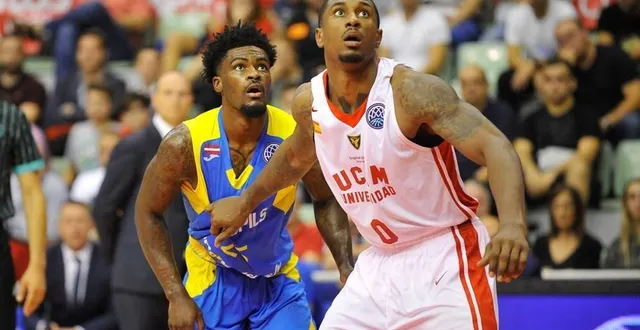 photo ovie soko (en blanc) a brillé en coupe d'europe pendant plusieurs saisons avec le club espagnol de murcie. &copy; photo fibabasketball