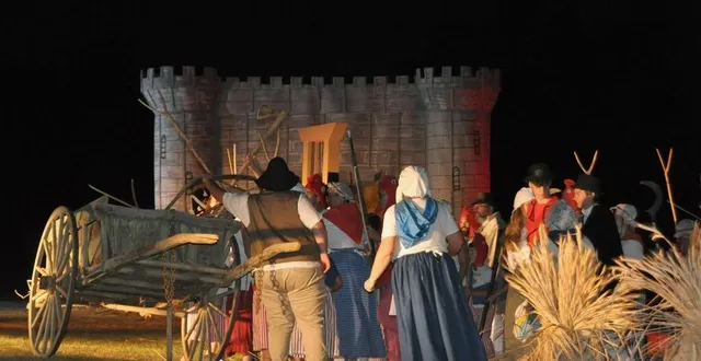 photo la reconstitution de la prise de la bastille en 2019. &copy; archives le maine libre