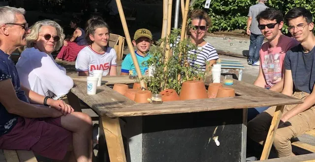 photo l’ensemble du mobilier a été fabriqué à partir d’objets de récupération. le résultat est bluffant. &copy; ouest-france