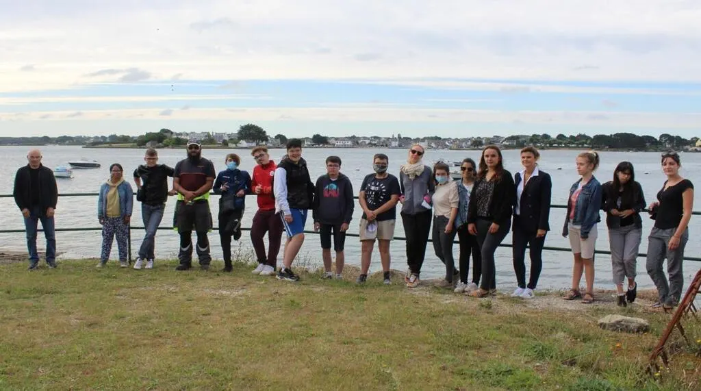 Plouhinec. Nettoyage de la zone côtière à SaintGuillaume. Vannes