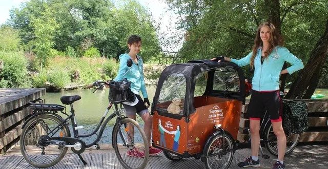 photo camille et sa fille agalé ont pris le départ, samedi, pour un périple de 700 km à vélo ! &copy; ouest-france